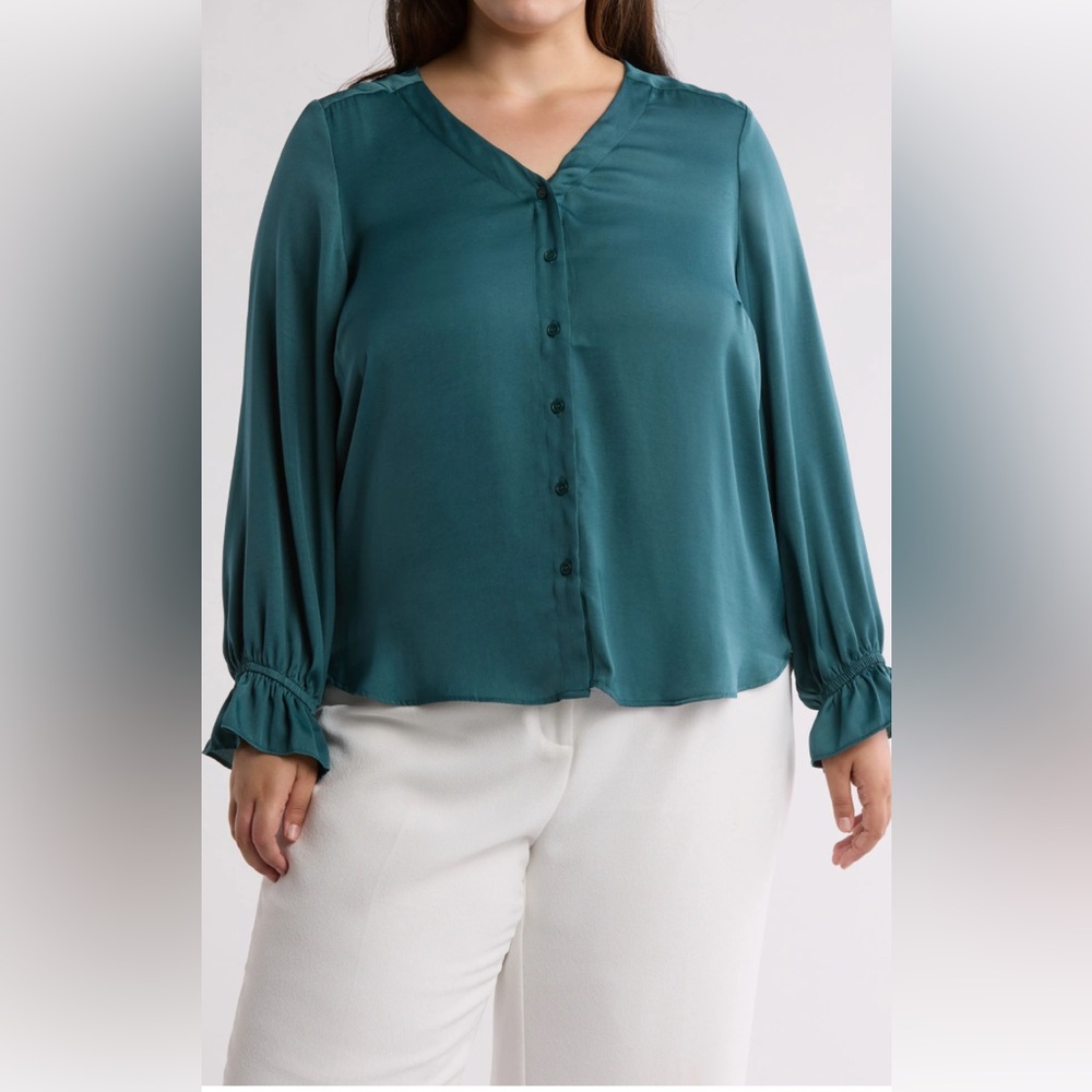 NWT T Tahari Airflow Long Sleeve Top Button Up Blue Plus Size - 1X